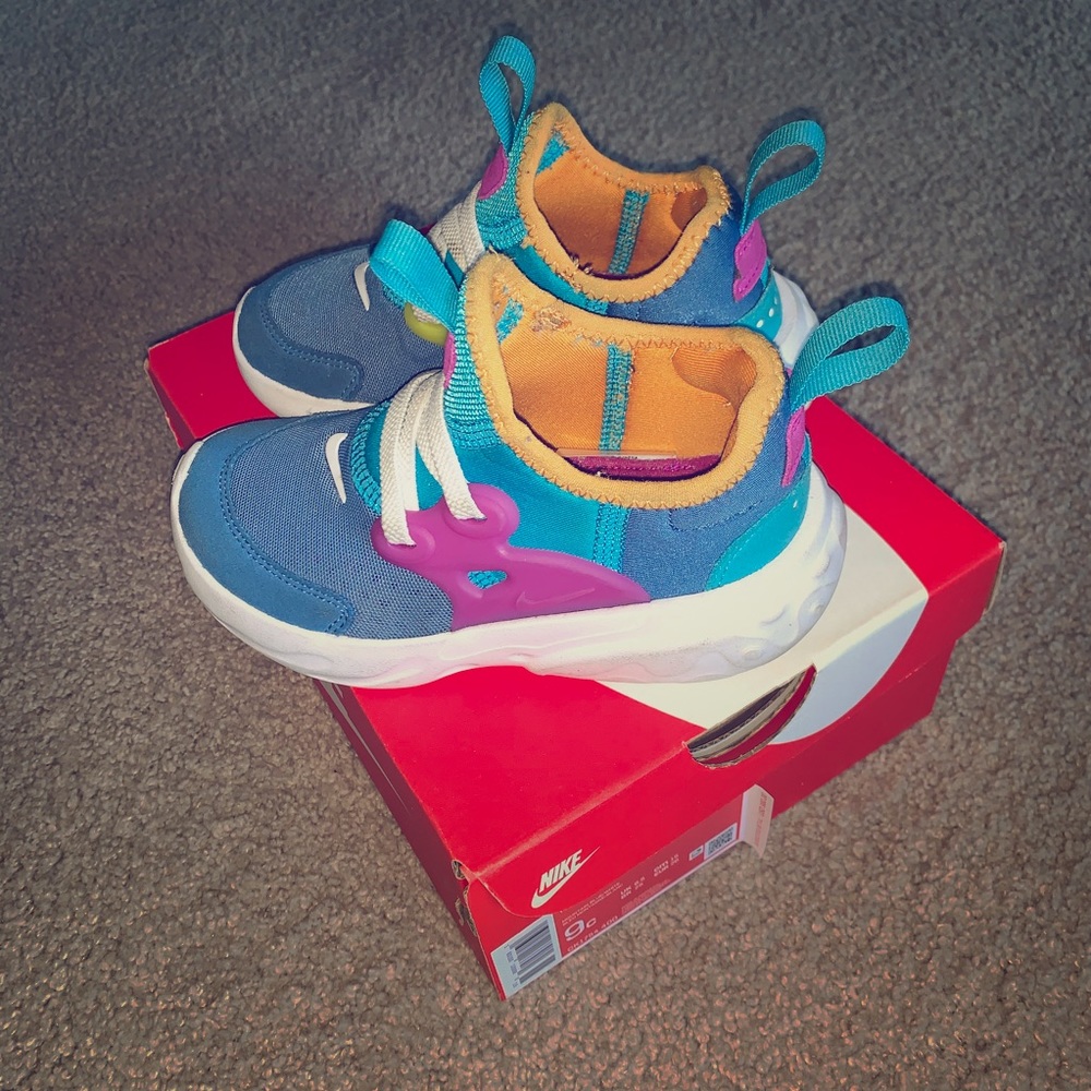 Nike toddler sneaker